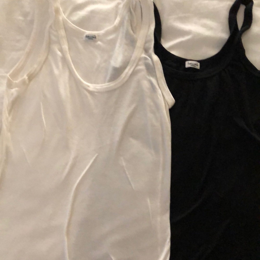 Two splendid medium tank tops